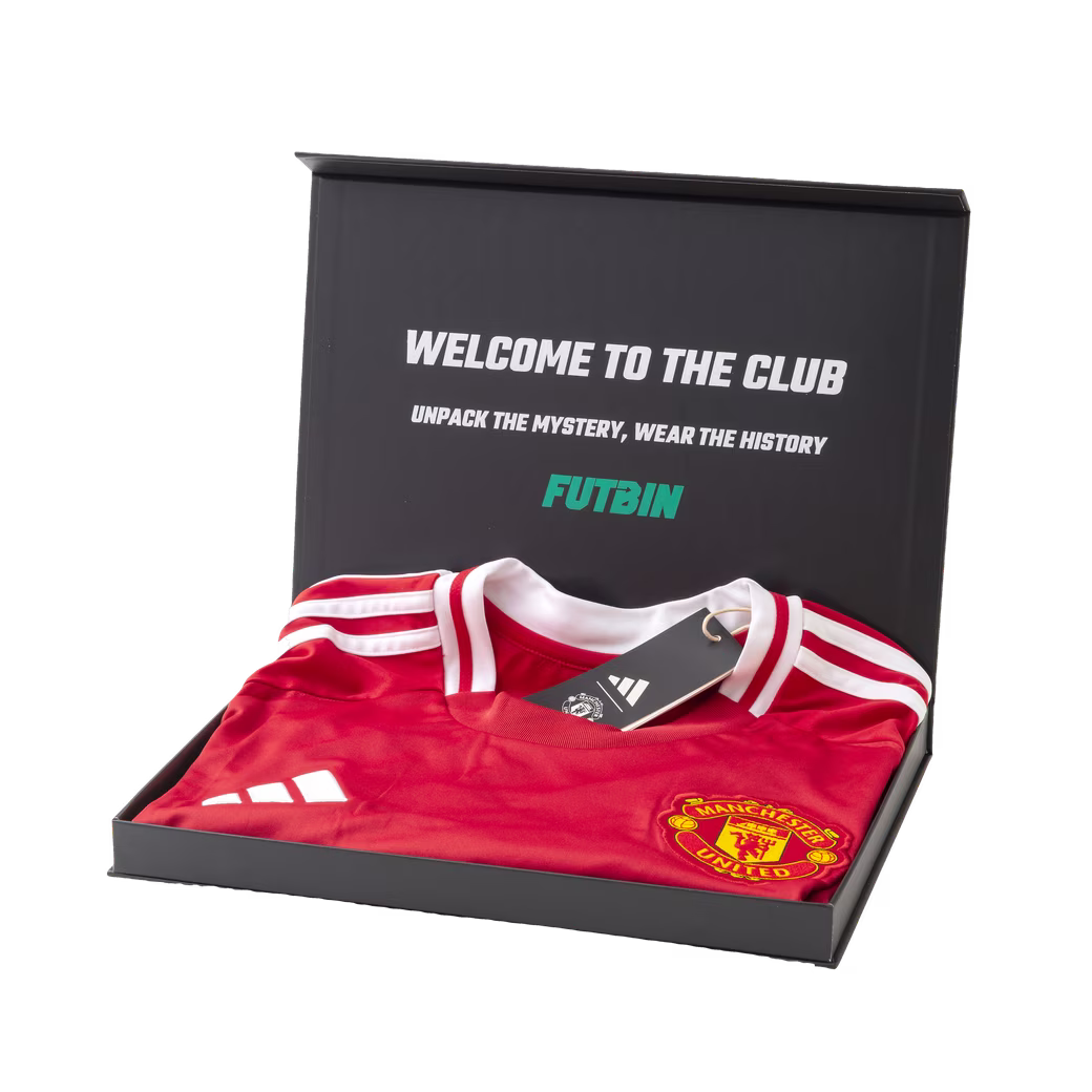 FUTBIN mystery box opened with a red Manchester United shirt inside
